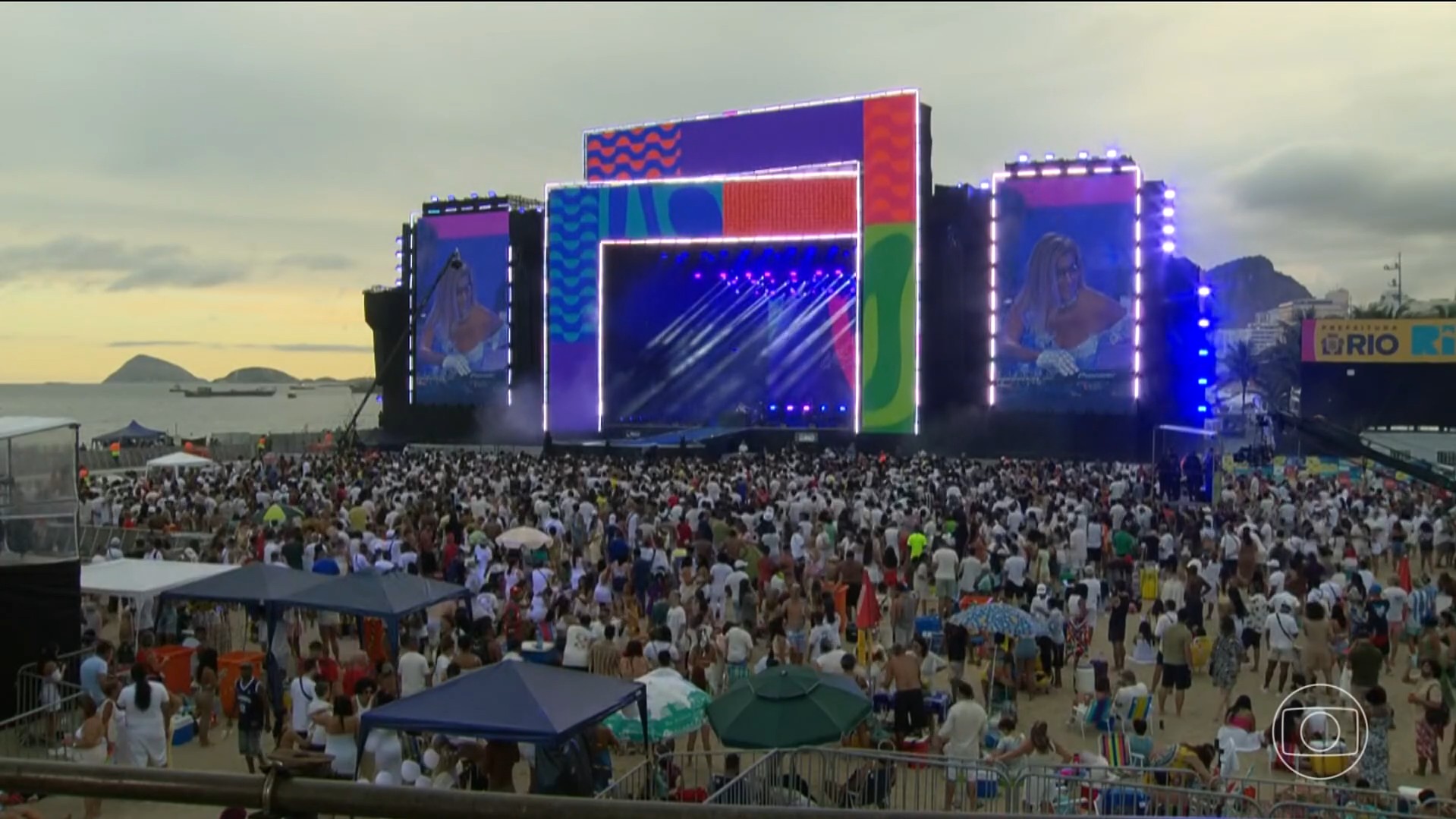 Festa da virada mais famosa do Brasil, em Copacabana, conta com shows inéditos para celebrar chegada de 2025