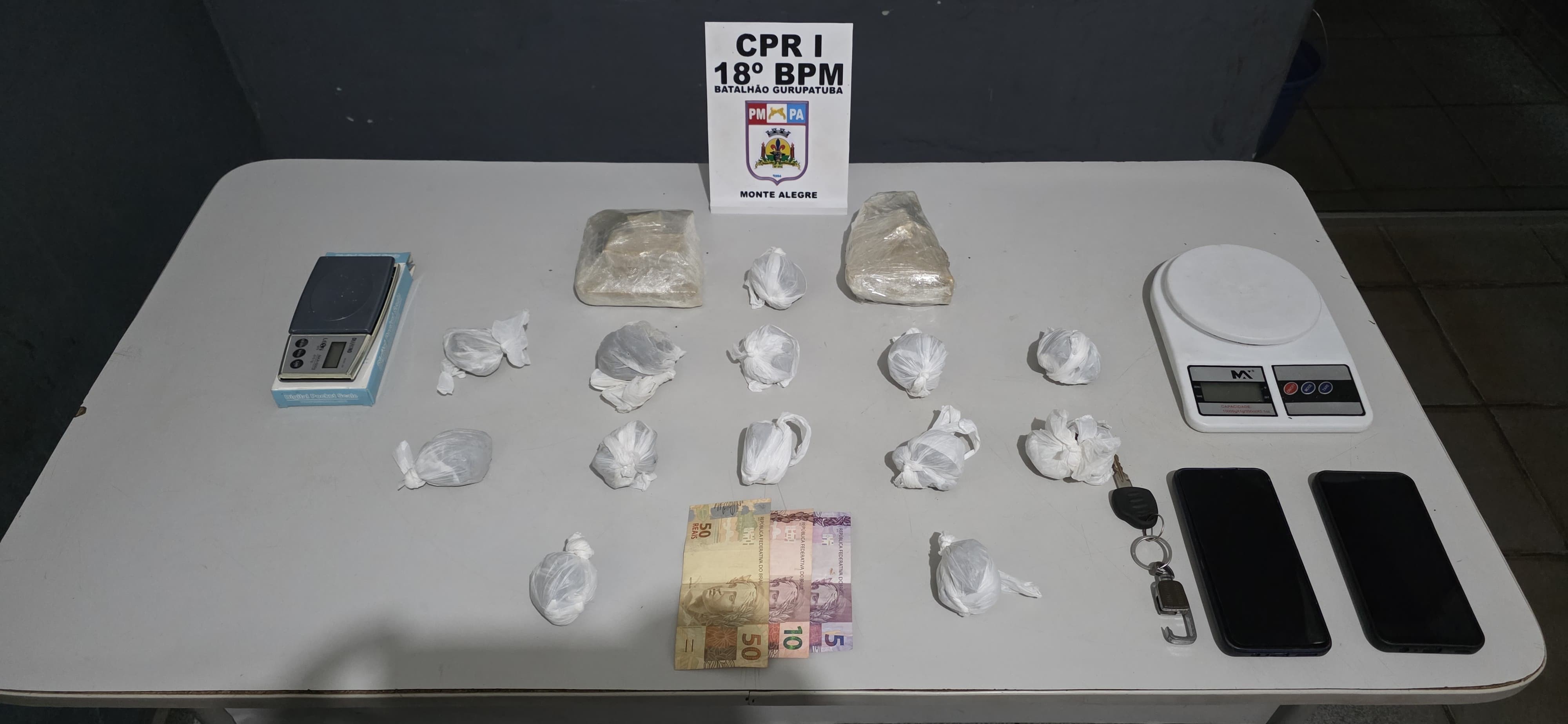 18º BPM desarticula ponto de distribuição de drogas em Monte Alegre e prende casal