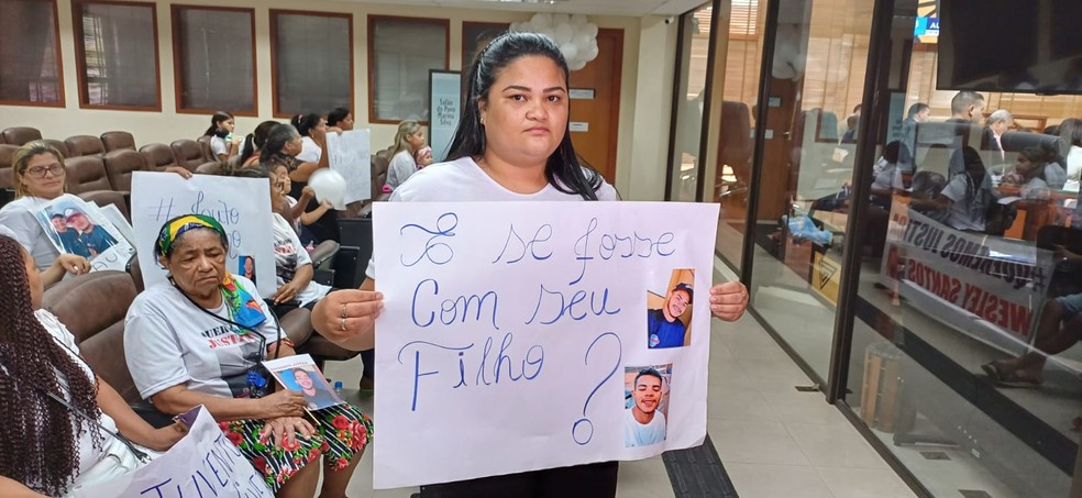 Brenda Gonçalves é prima de Wesley, e diz que ele era uma boa pessoa — Foto: Murilo Lima/Rede Amazônica Acre
