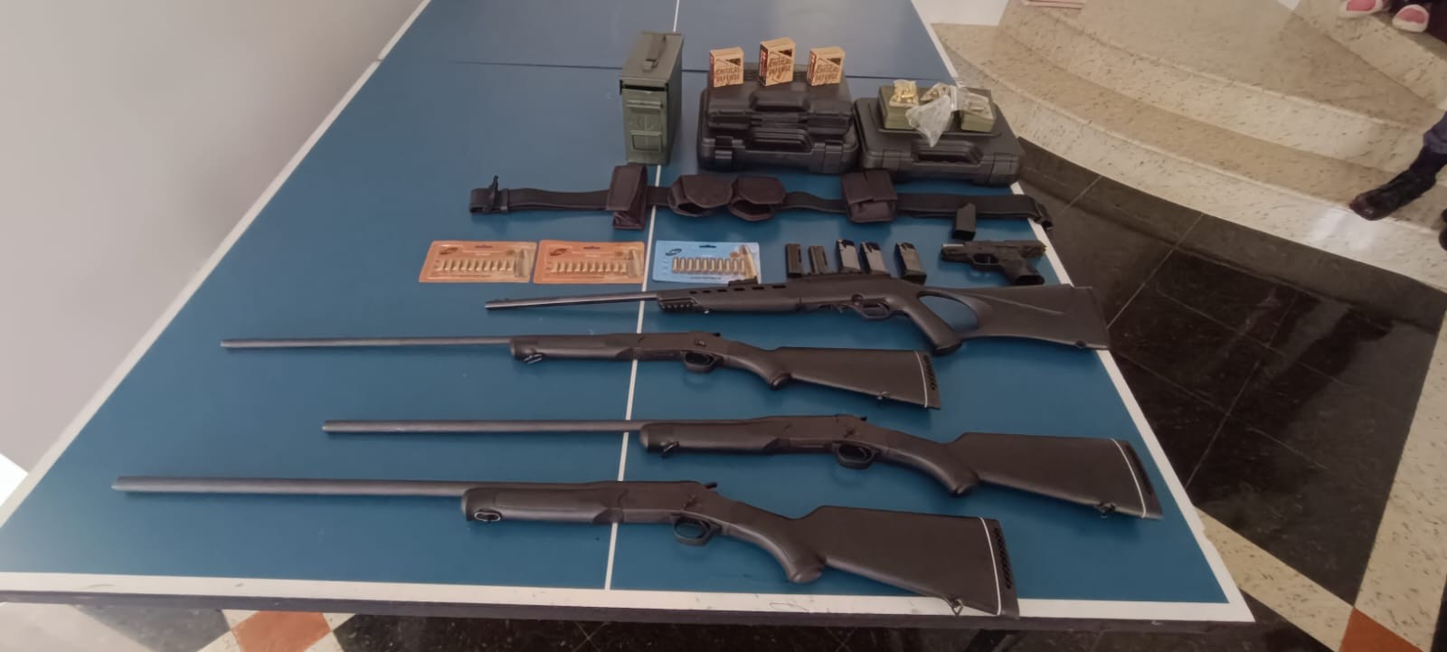 Armas de ex-agente penitenciário preso são apreendidas em condomínio de alto padrão em Valinhos