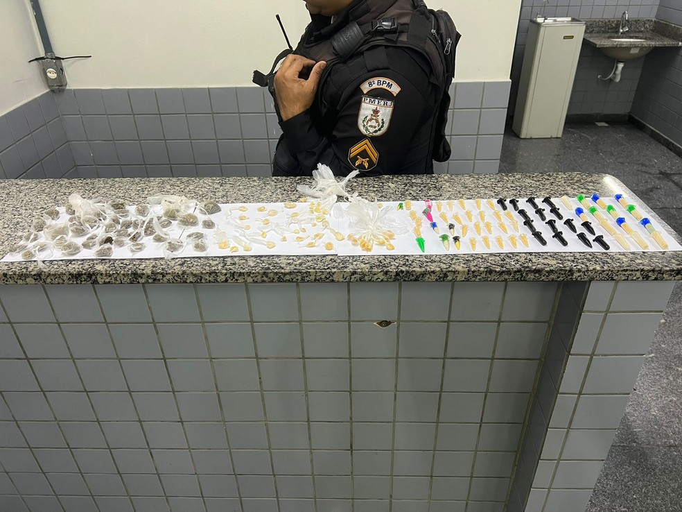 Apreensão ocorrida neste sábado (26) no Parque Aldeia, em Campos — Foto: PM