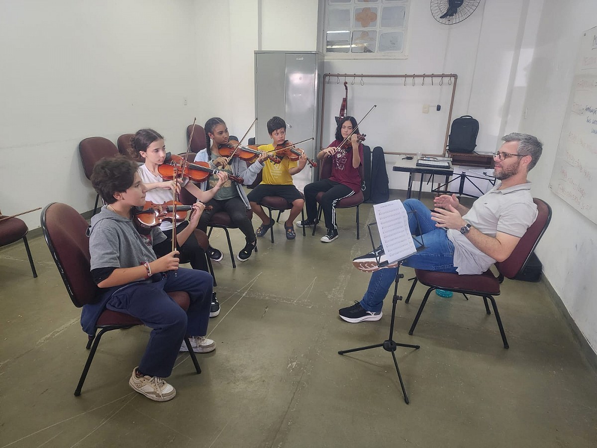 Flauta, violino, trombone, percussão: projeto Guri em Avaré abre matrículas para cursos gratuitos de música
