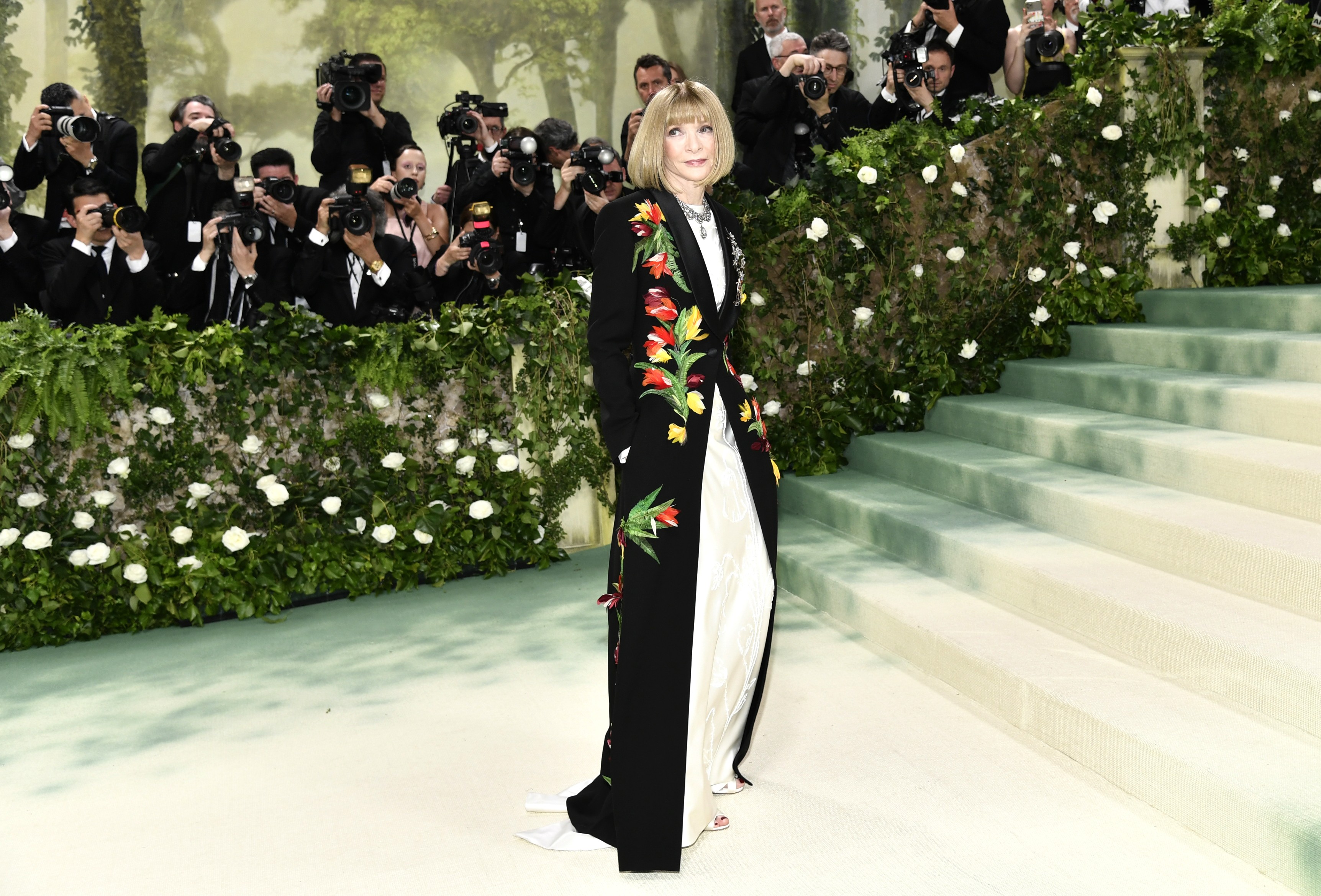 Anna Wintour deixa cargo de editora-chefe da Vogue após 37 anos, diz revista