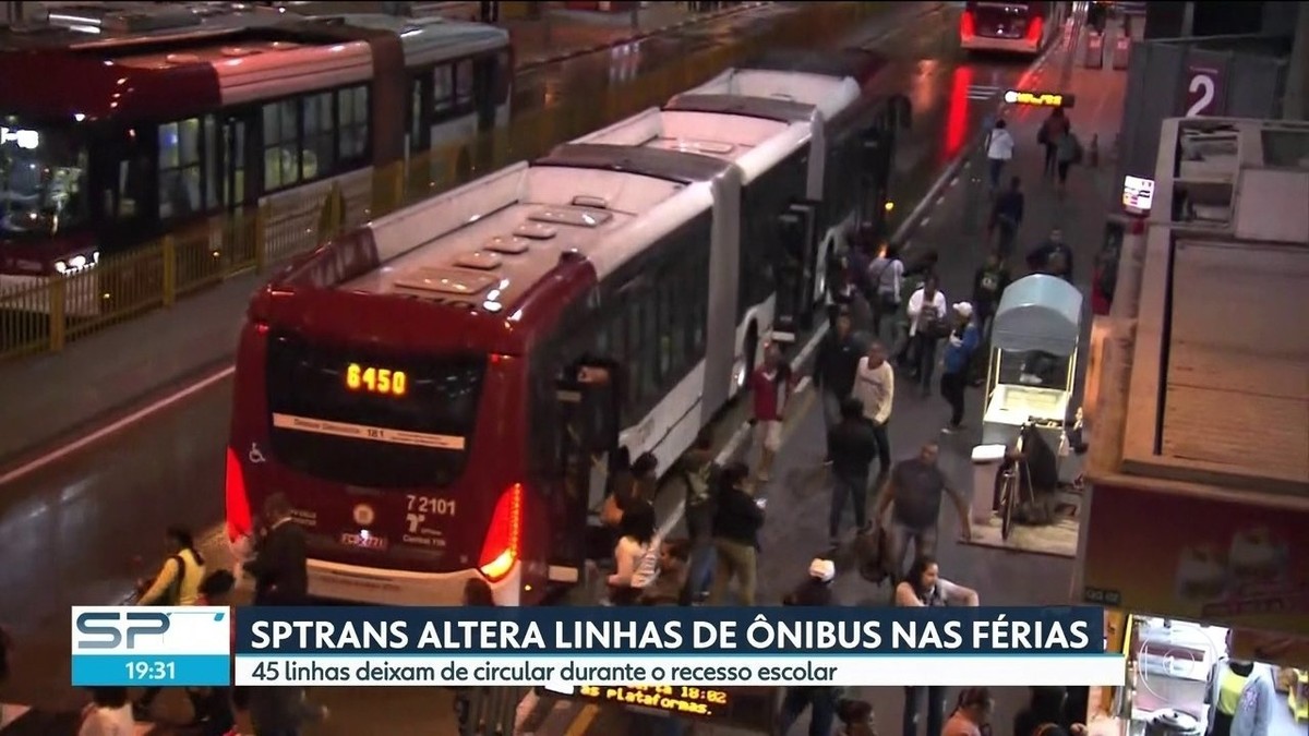 Durante período de férias escolares, quatro linhas de ônibus de