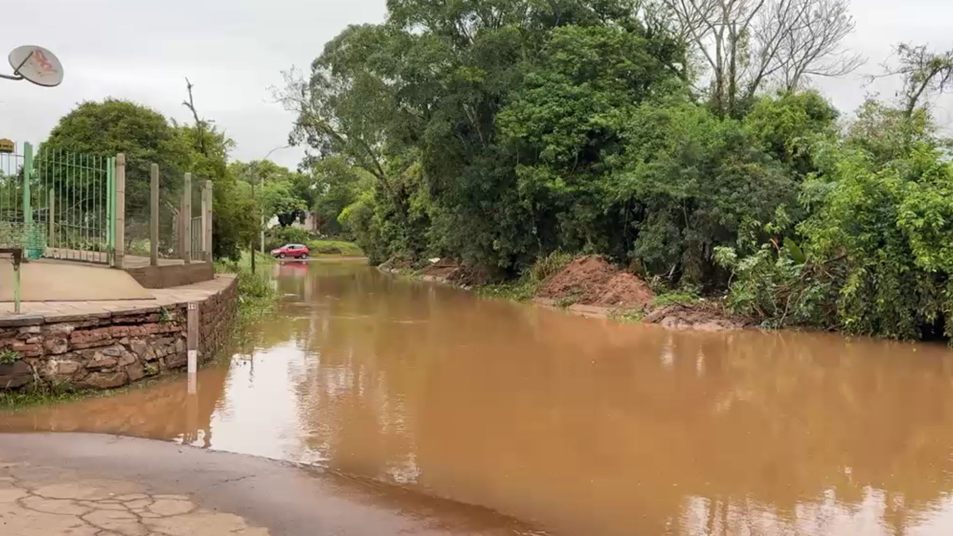 Defesa Civil emite alerta sobre elevação do Guaíba e monitora quatro rios acima da cota de inundação no RS
