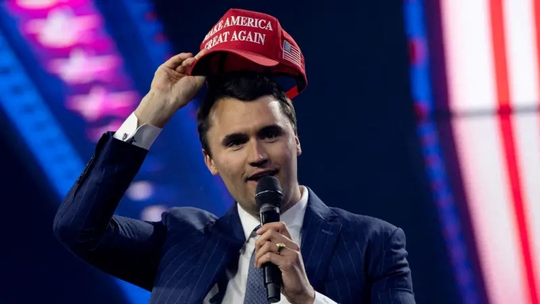'Mais perigoso que os anos 1960': Por que assassinato de Charlie Kirk gera temor de nova era de violência política nos EUA - Década de 60 foi marcada pelos assassinatos de líderes como o presidente John Kennedy, o ícone dos direitos civis Martin Luther King Jr. e o senador Robert F. Kennedy.