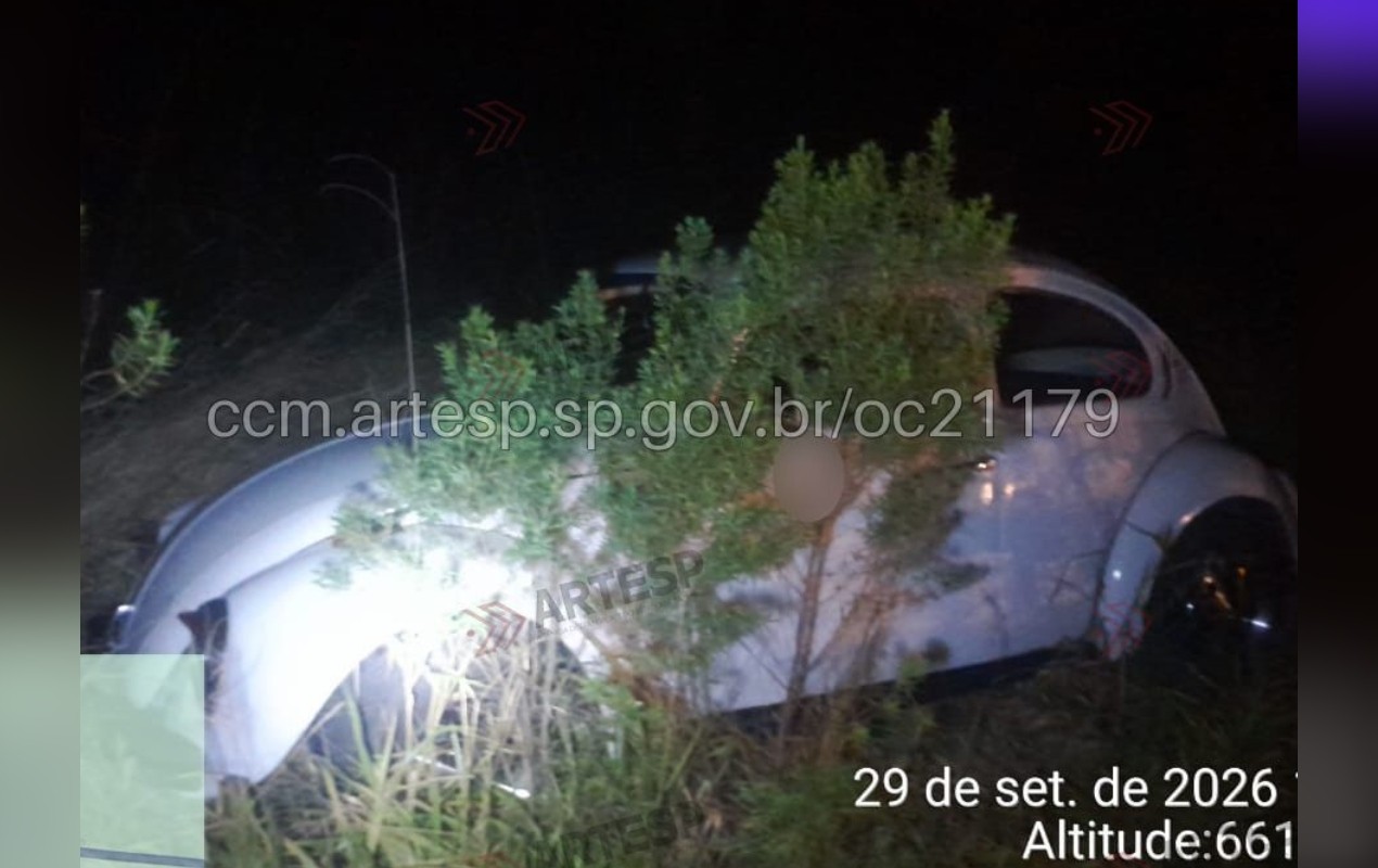 Motorista morre após sofrer mal súbito e bater carro em canaleta de rodovia em Itaberá