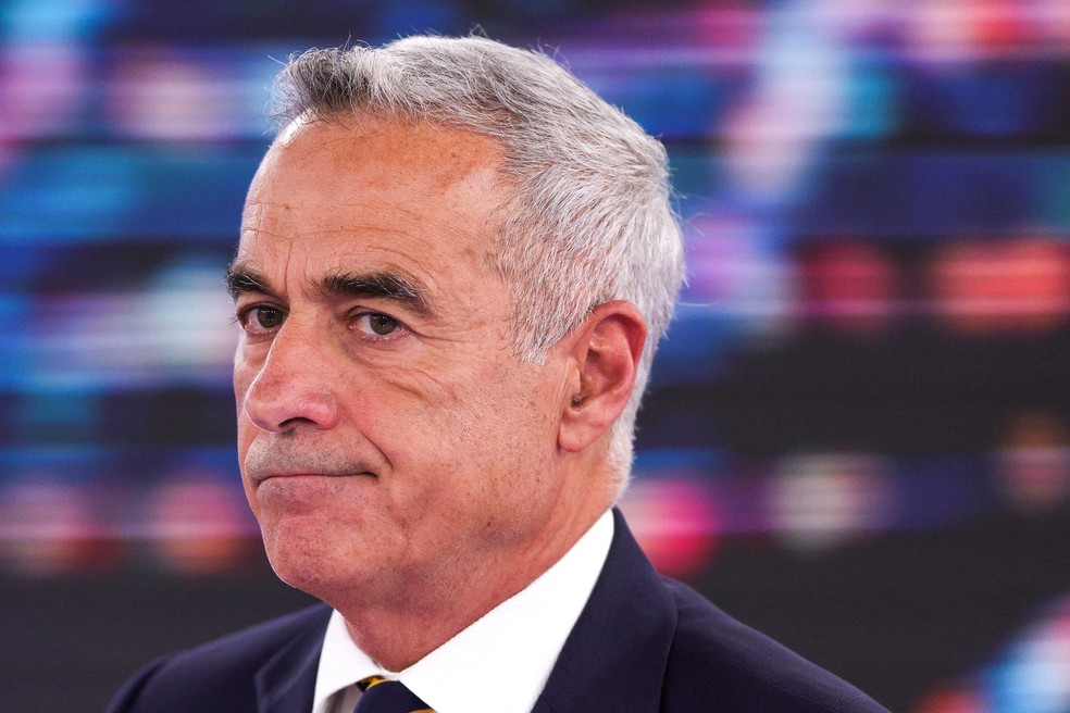 Calin Georgescu em de debate entre candidatos a presidente em Bucareste, na Romênia — Foto: Inquam Photos/Octav Ganea via REUTERS