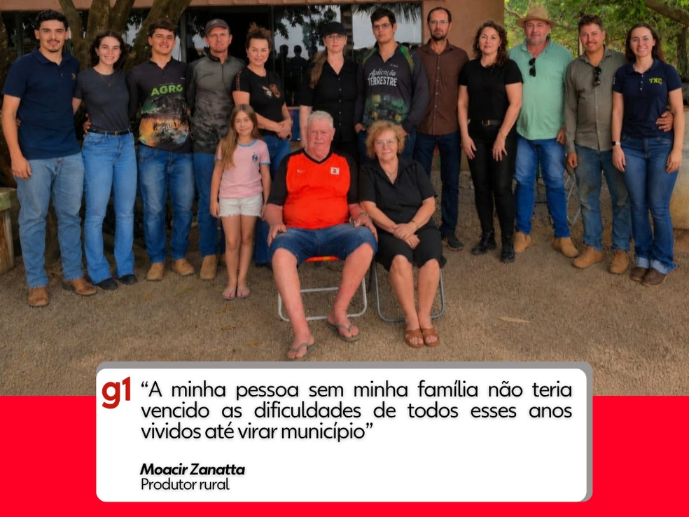 Moacir Zanatta sentado ao lado da esposa e a família que construiu em Boa Esperança do Norte (MT) — Foto: g1