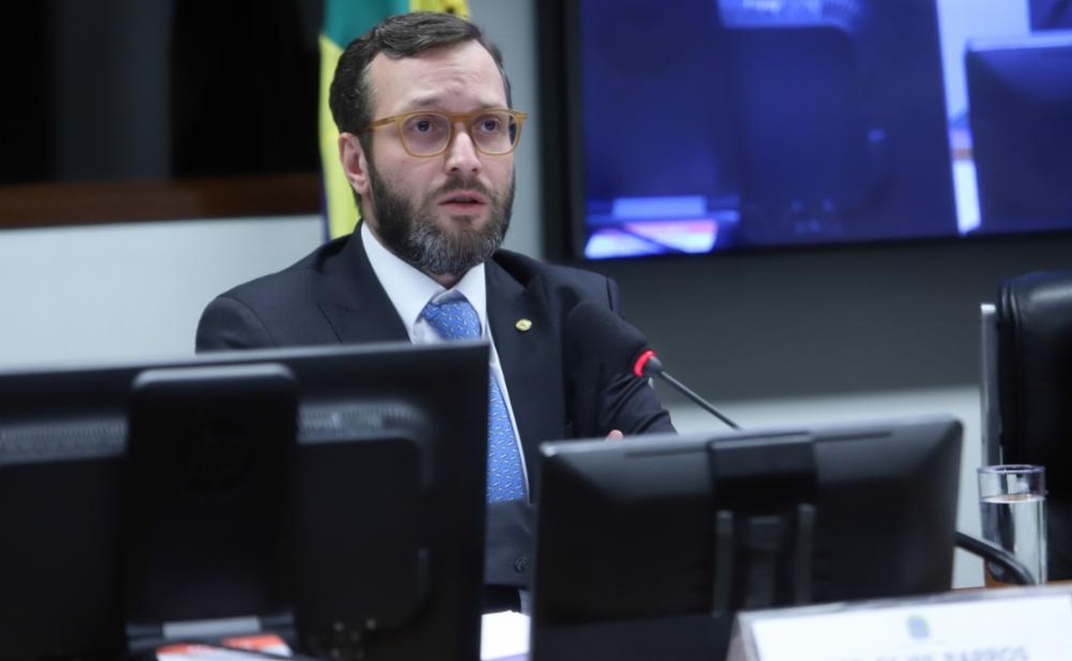 Horas antes do anúncio de tarifa, comissão da Câmara dominada por bolsonaristas aprovou homenagem a Trump