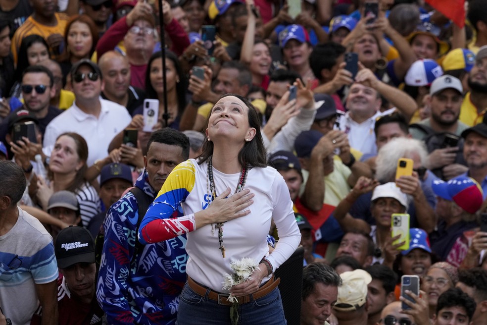 María Corina Machado durante protesto contra Maduro, em 9 de janeiro de 2025 — Foto: AP Photo/Ariana Cubillos