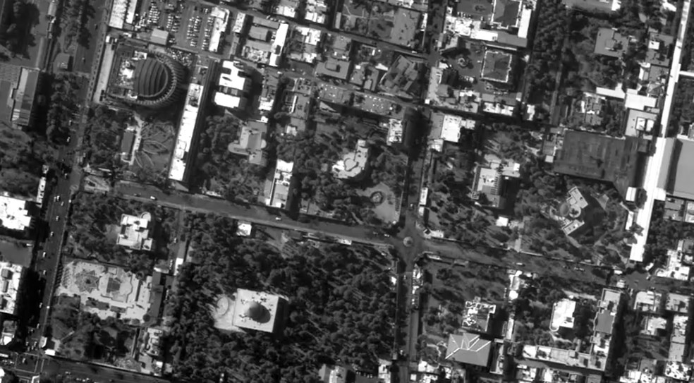 Imagem Complexo presidencial e residência do aiatolá Ali Khamenei antes e depois de ataques aéreos