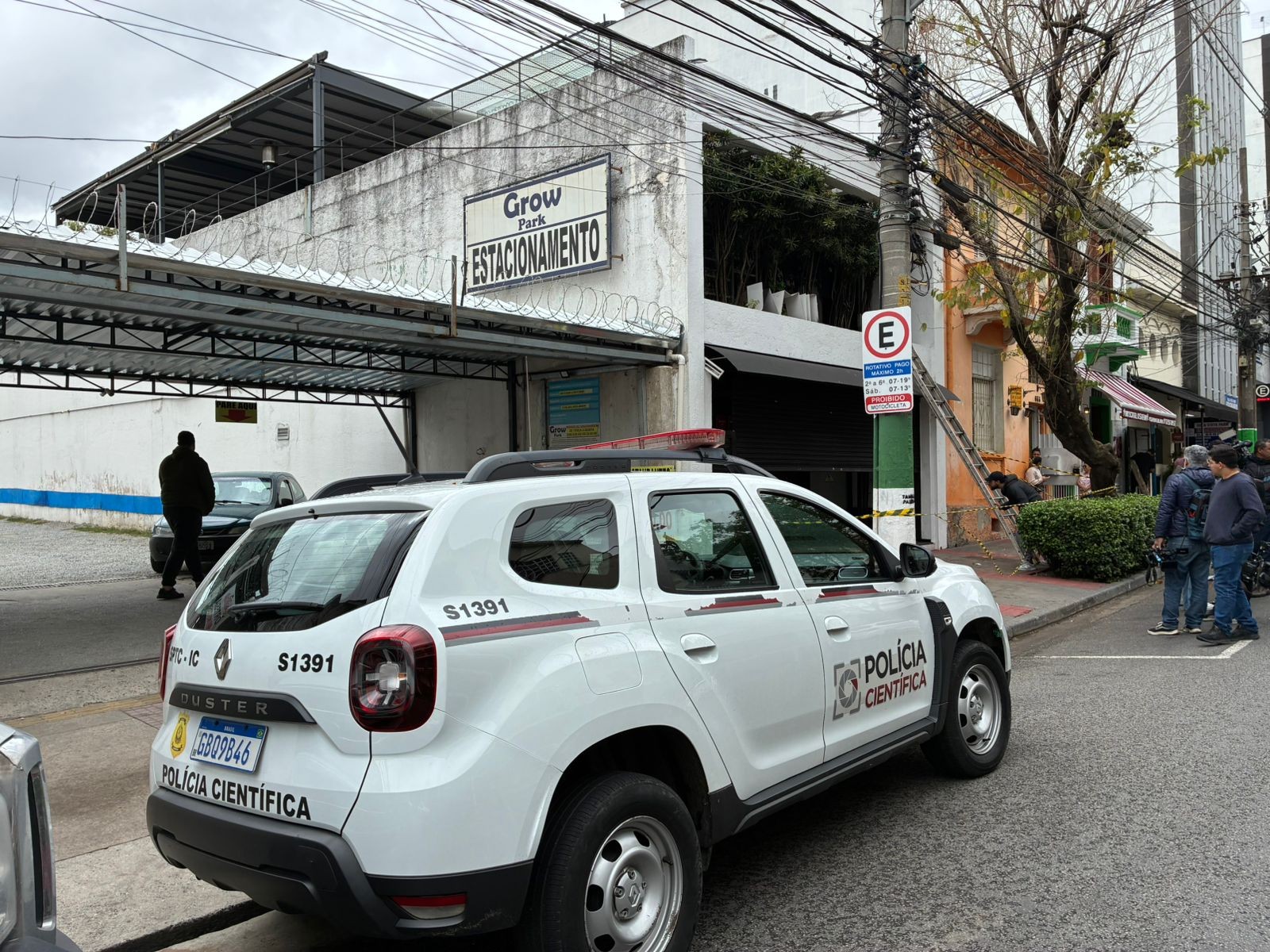 Perícia da polícia apura causas do desabamento que matou cozinheira no restaurante Jamile, do chef Fogaça, em SP