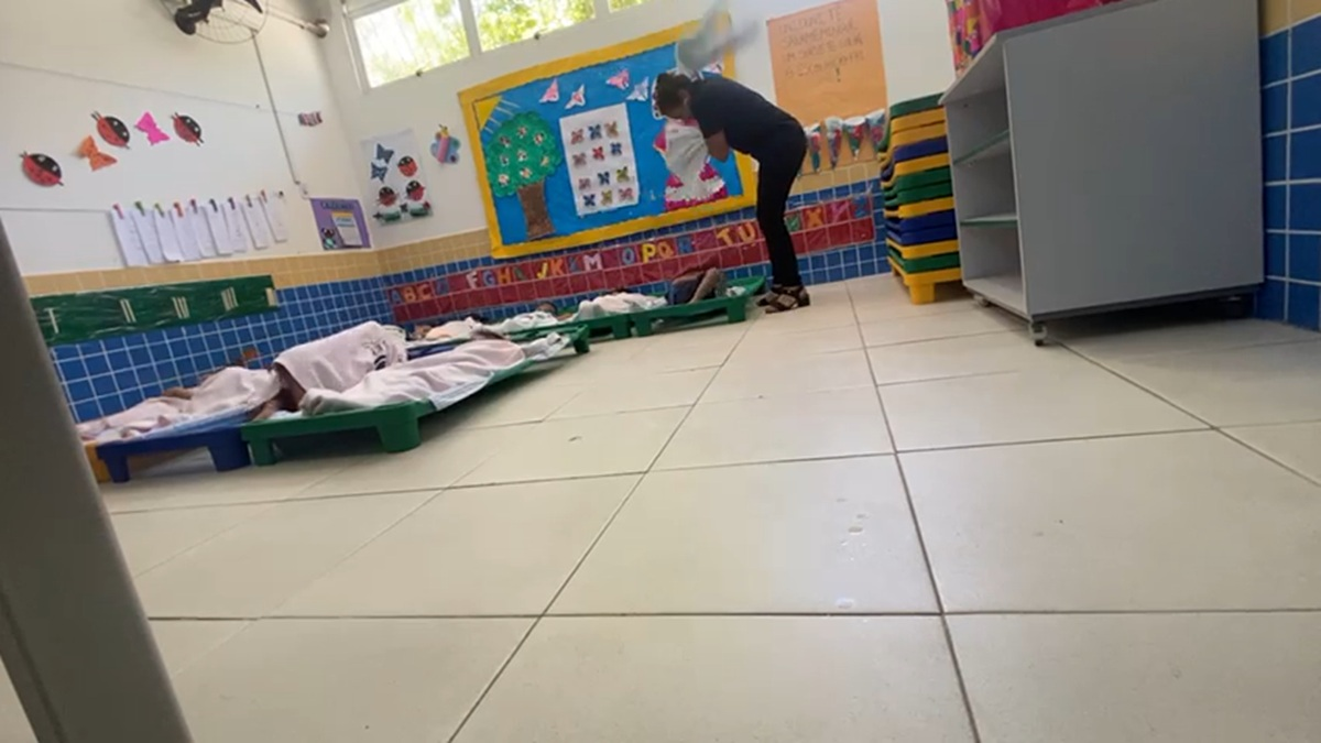 Professora é presa suspeita de maus-tratos a crianças em creche municipal de Cabo Frio; VÍDEO