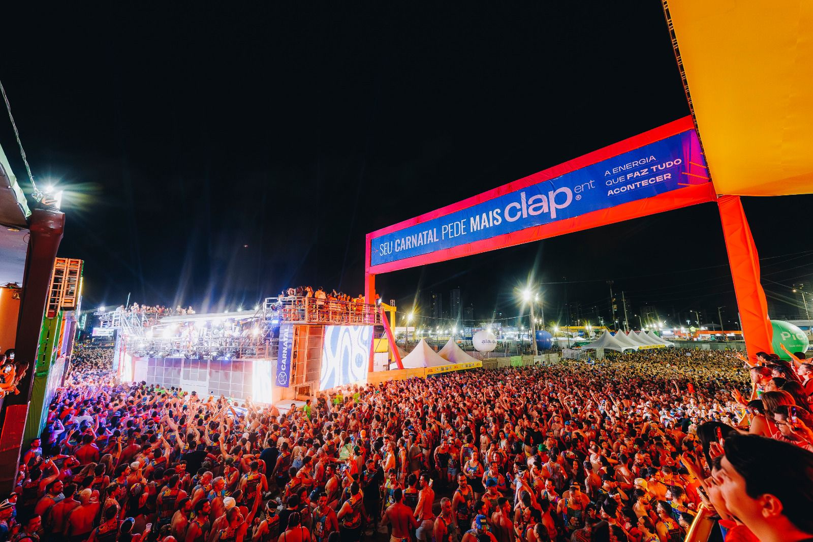 Carnatal: coreografia de Ivete Sangalo, entrega de Bell Marques e multidão do Grafith agitam última noite