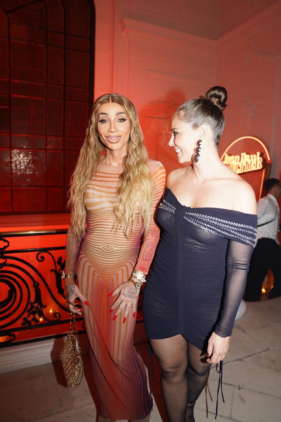 Paolla Olveira e Maya Massafera na Semana de Moda de Paris