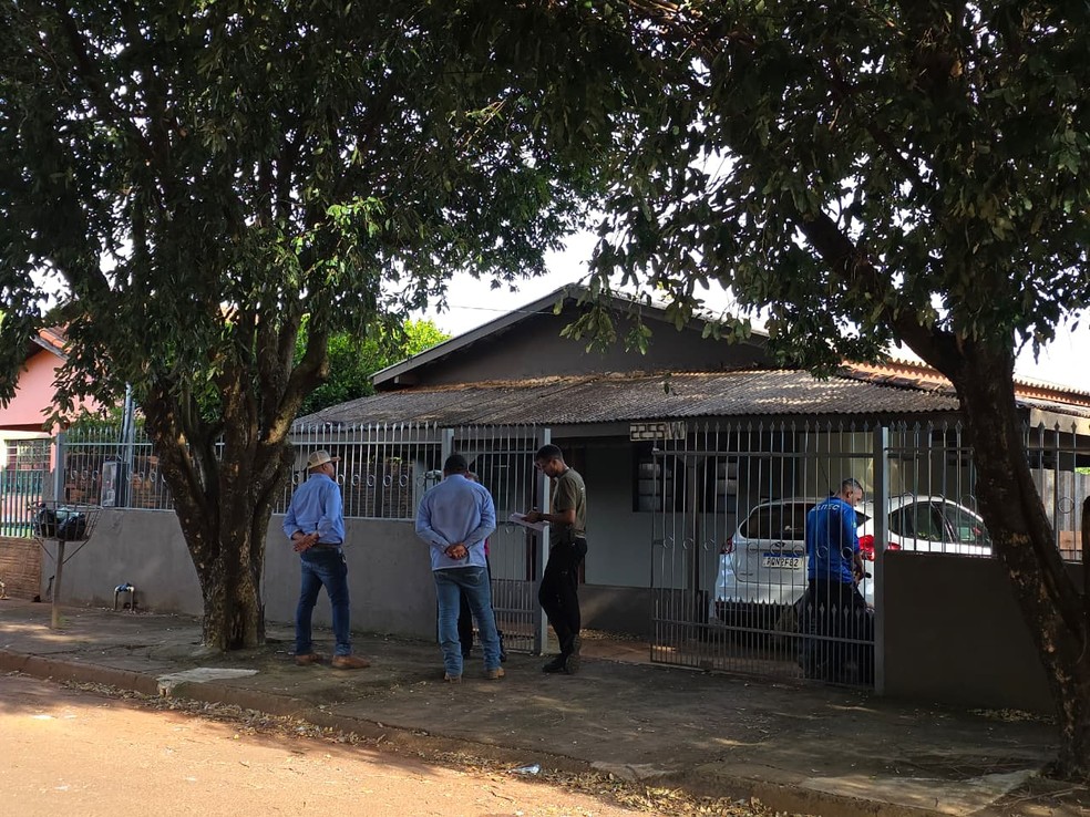 Jovem foi encontrada morta em casa de Tangará da Serra (MT) — Foto: Julian de Sousa/TVCA