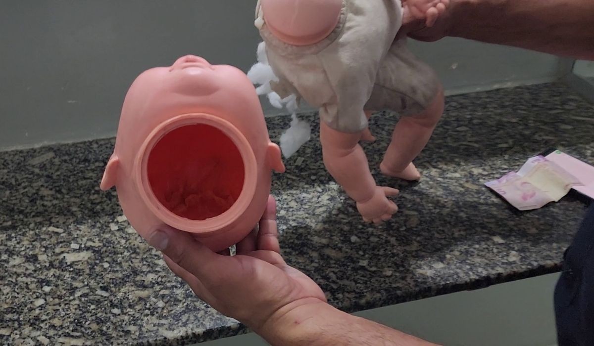 Guarda prende homem suspeito de esconder pedras de crack dentro de boneca, em Limeira