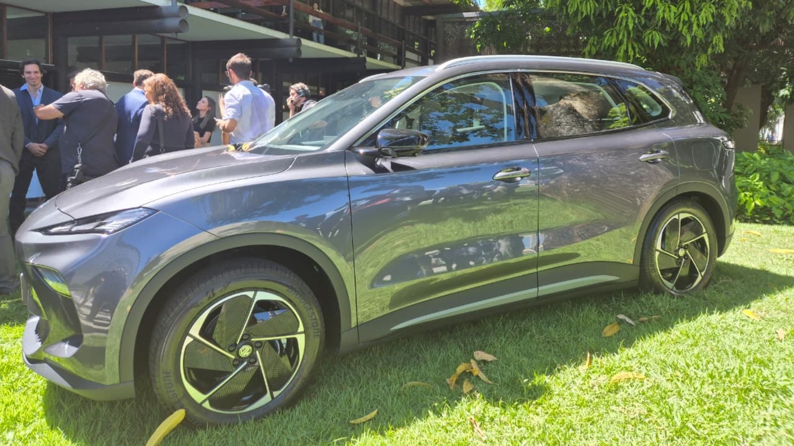 Marca britânica vai fabricar carros elétricos no Ceará e deve gerar 600 empregos