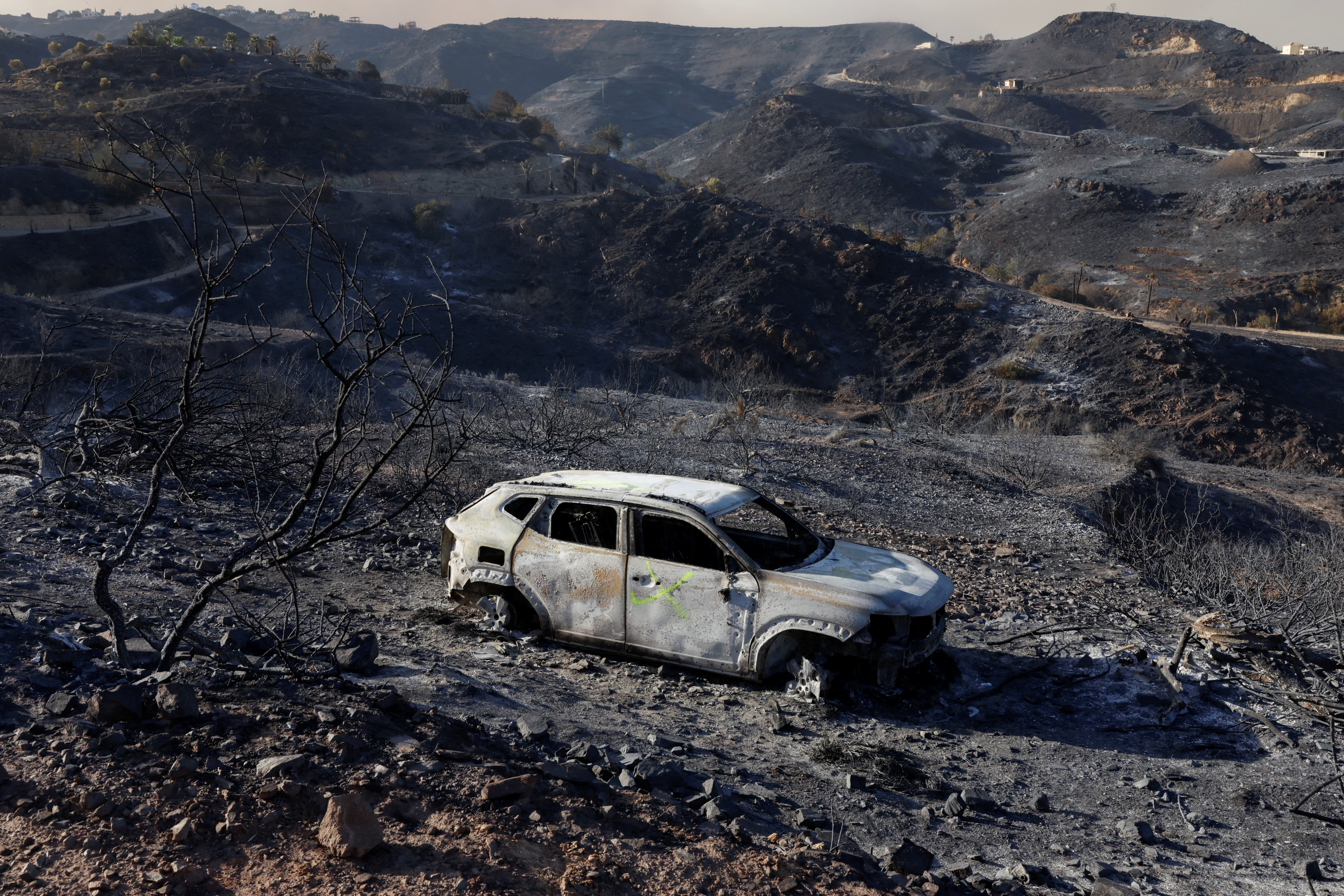 Turistas morrem carbonizados dentro de carro em incêndio florestal na Espanha