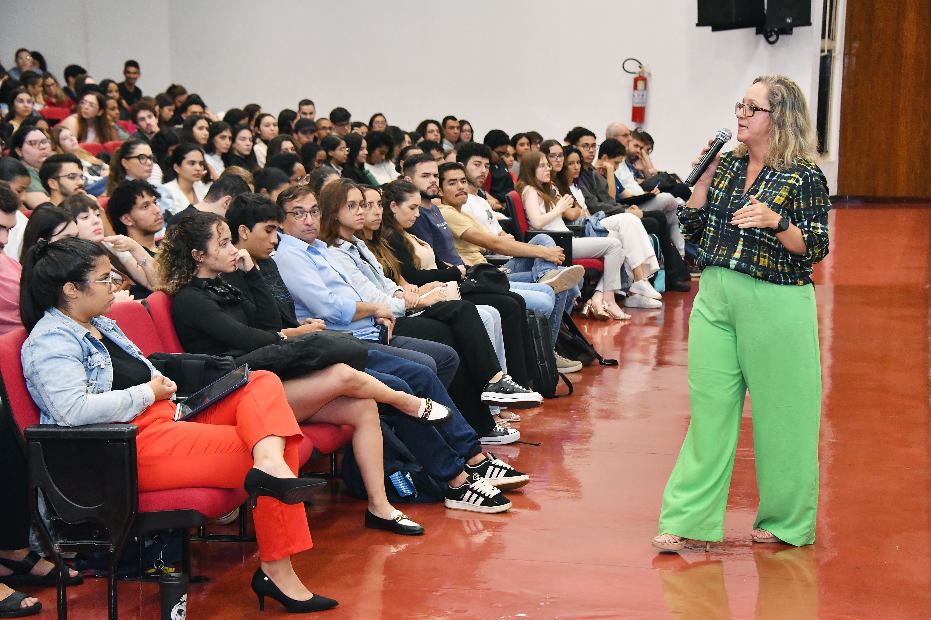 PUC GO oferece mais oportunidades com iniciação científica e bolsas de pesquisa