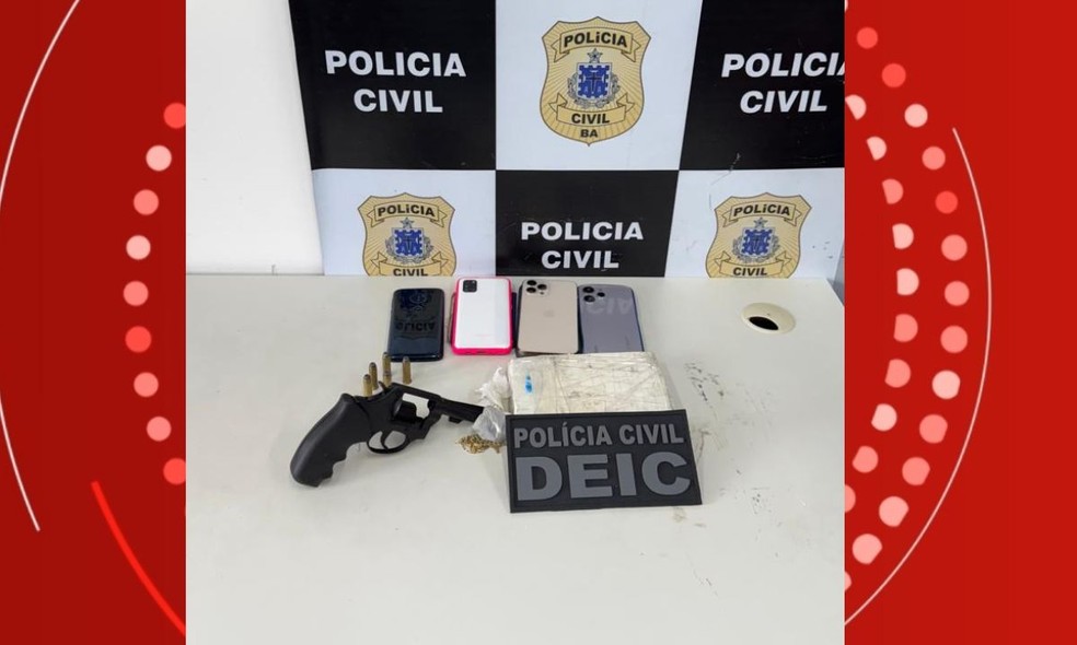 Suspeitos de matar comerciante são presos na Bahia — Foto: Divulgação/DEIC-DRFR