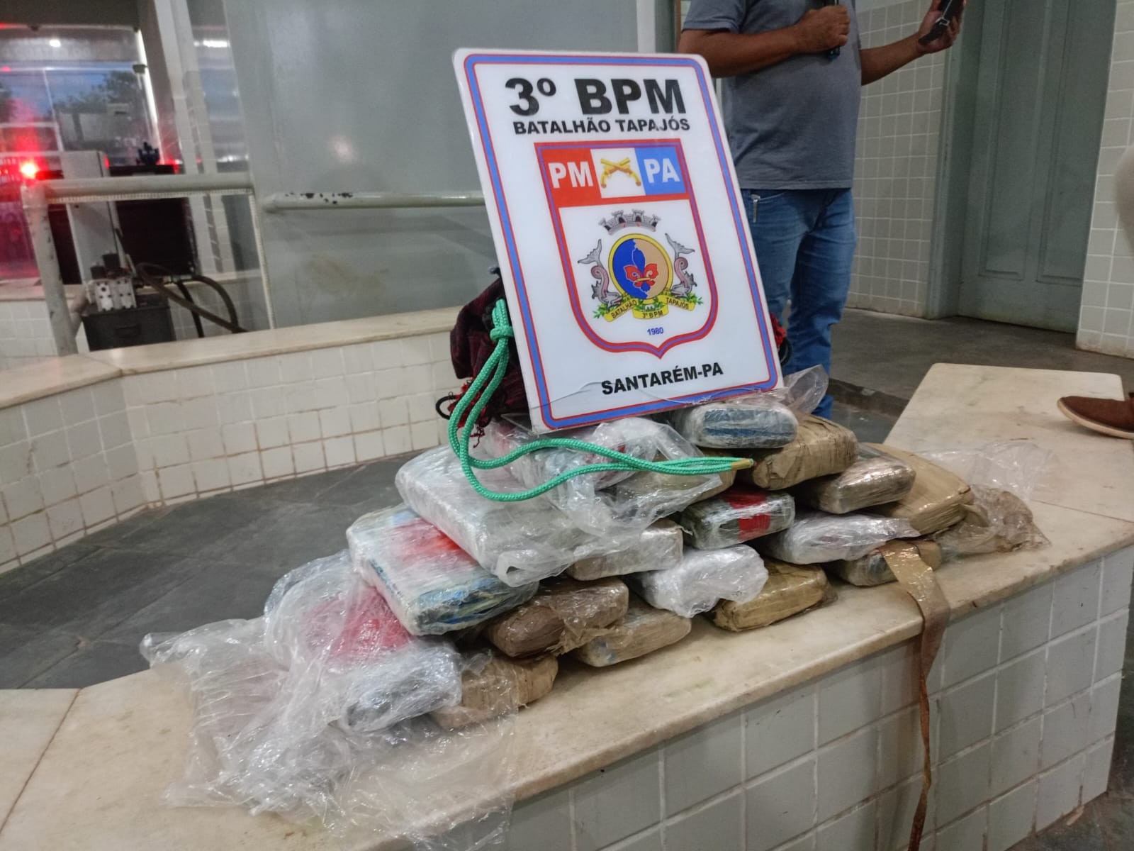 Mulheres que saíram do Amazonas são presas com 46 tabletes de drogas em Santarém