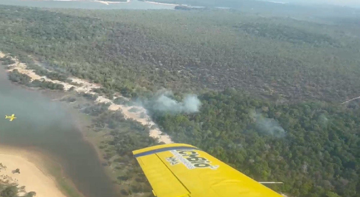 Fumaça prejudica voos de aviões do Ibama e helicóptero é convocado para conter chamas no Pará