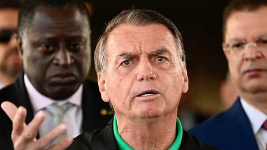 Como prisão de Bolsonaro pode impactar acenos de Lula e Trump sobre tarifaço - Membros do governo dizem que ainda é cedo para avaliar se prisão do ex-presidente afeta relação com Trump. Especialistas divergem sobre eventuais efeitos da medida.