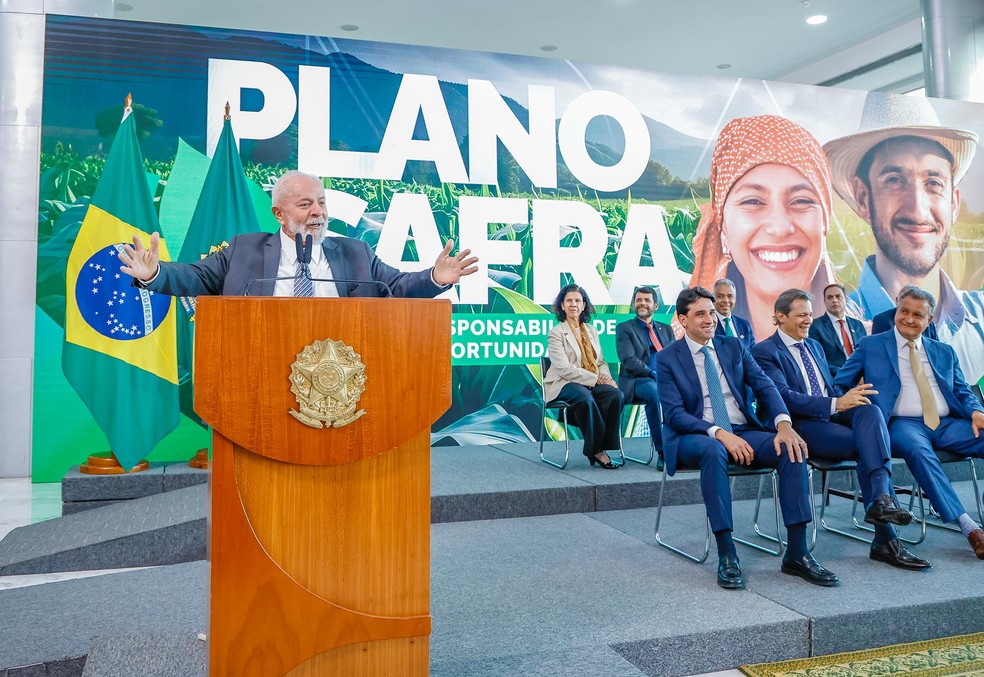Lula no lançamento do Plano Safra 2025, que oferece crédito com juros subsidiados a agricultores — Foto: Ricardo Stuckert/PR