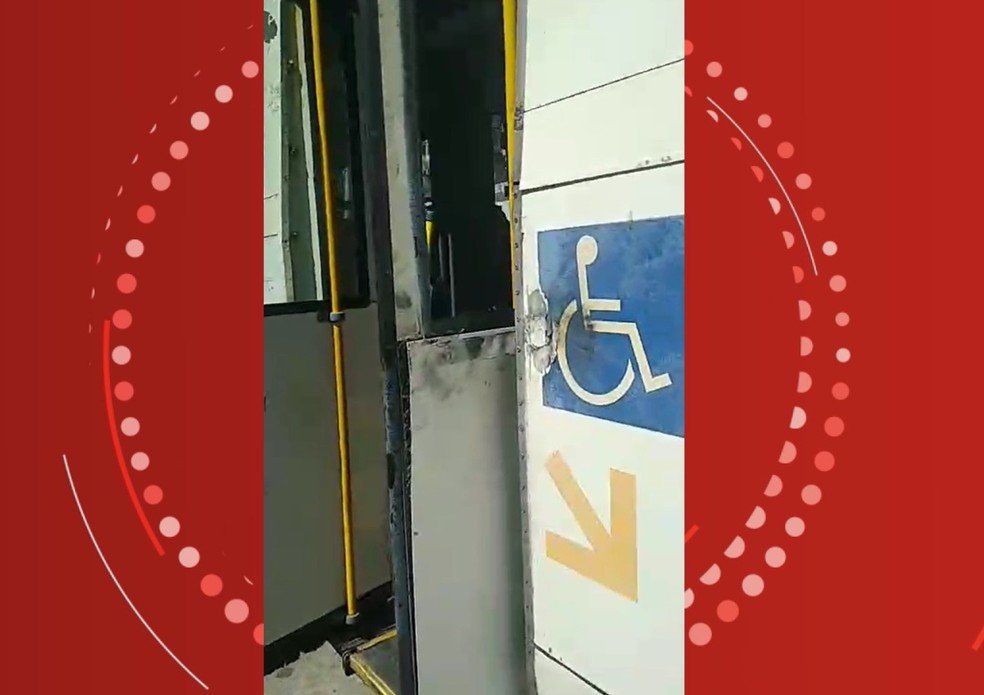 Ônibus do transporte público é atingido por bomba em Salvador — Foto: Reprodução/Redes Sociais