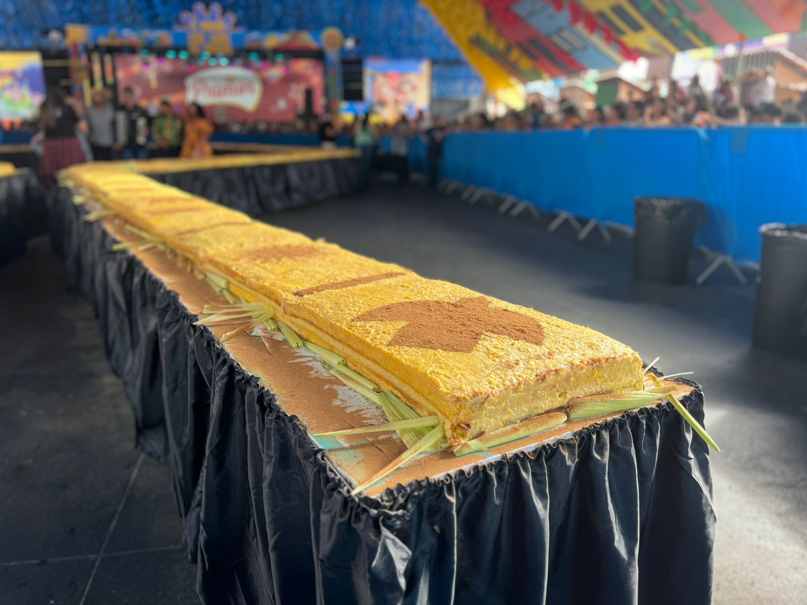 Campina Grande tem novos recordes de maior quadrilha junina e maior bolo de milho do Brasil