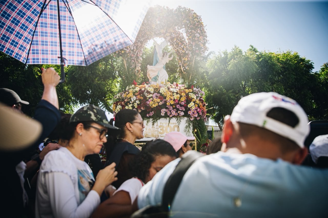 Caminhada com Maria reúne milhares de fiéis em Fortaleza. — Foto: Ismael Soares/SVM