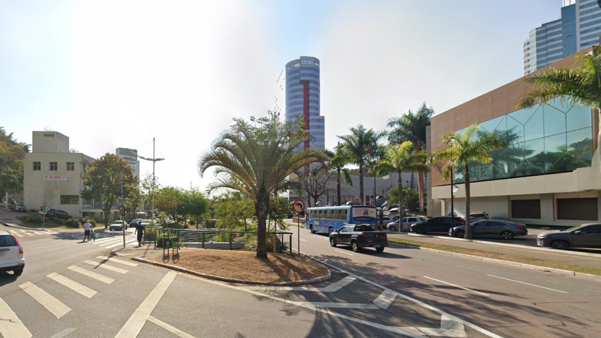 Homem morre atropelado por moto ao atravessar a Avenida Nove de Julho em Jundiaí