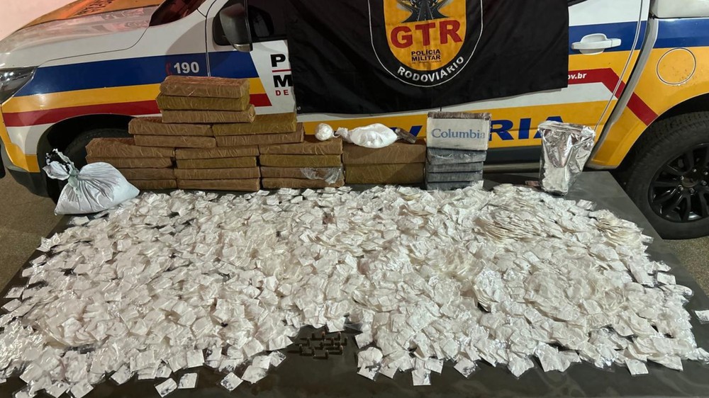 Passageiro de ônibus é preso com 5 mil papelotes de cocaína em Patos de Minas