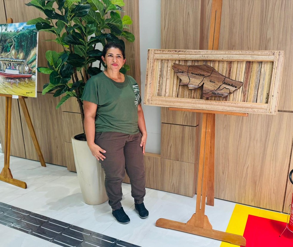 Valdiza produz, dentre as artes, o mapa do Acre; segundo ela, o item leva até cinco horas para ser montado, sem contar com os processos anteriores — Foto: Arquivo pessoal