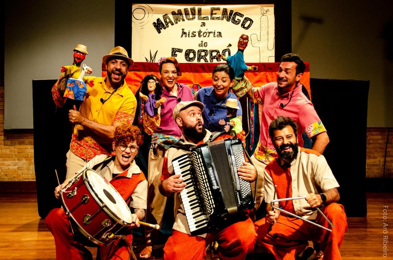 Teatro, bonecos e forró: espetáculo gratuito com viagem pela cultura nordestina