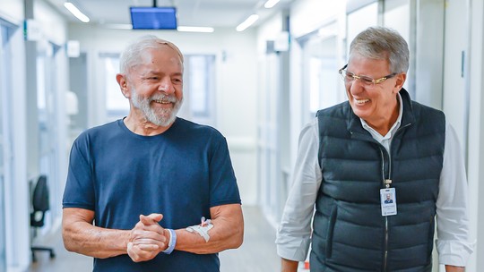 Lula publica vídeo caminhando no hospital e diz que está 'firme e forte' - Foto: (Ricardo Stuckert/PR)