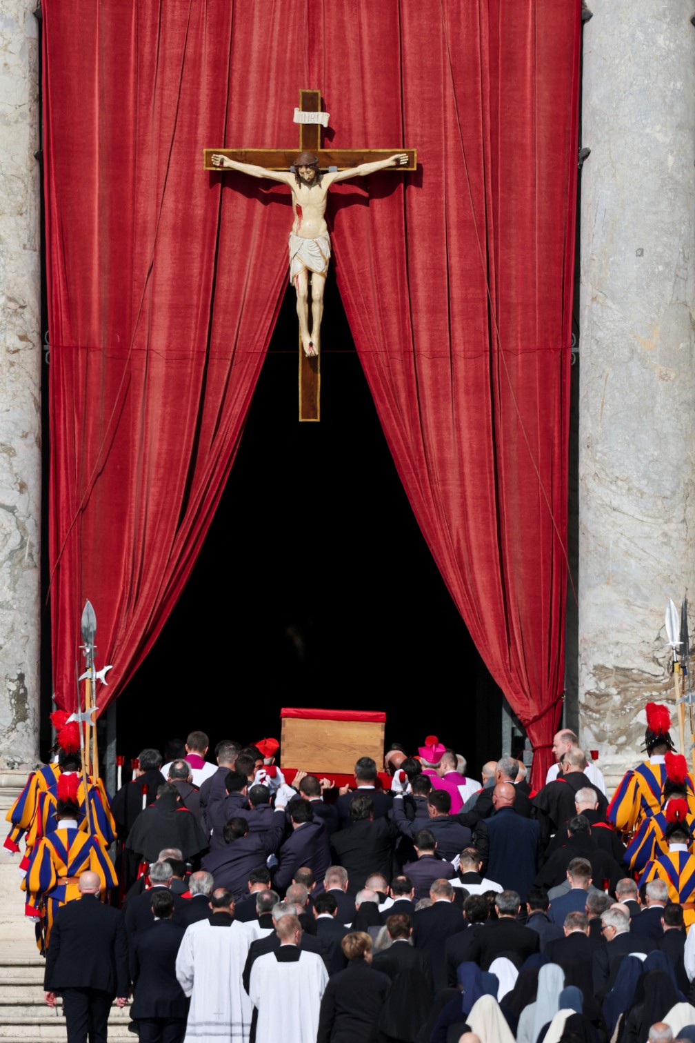 Papa procissão — Foto: Mohammed Salem/Reuters