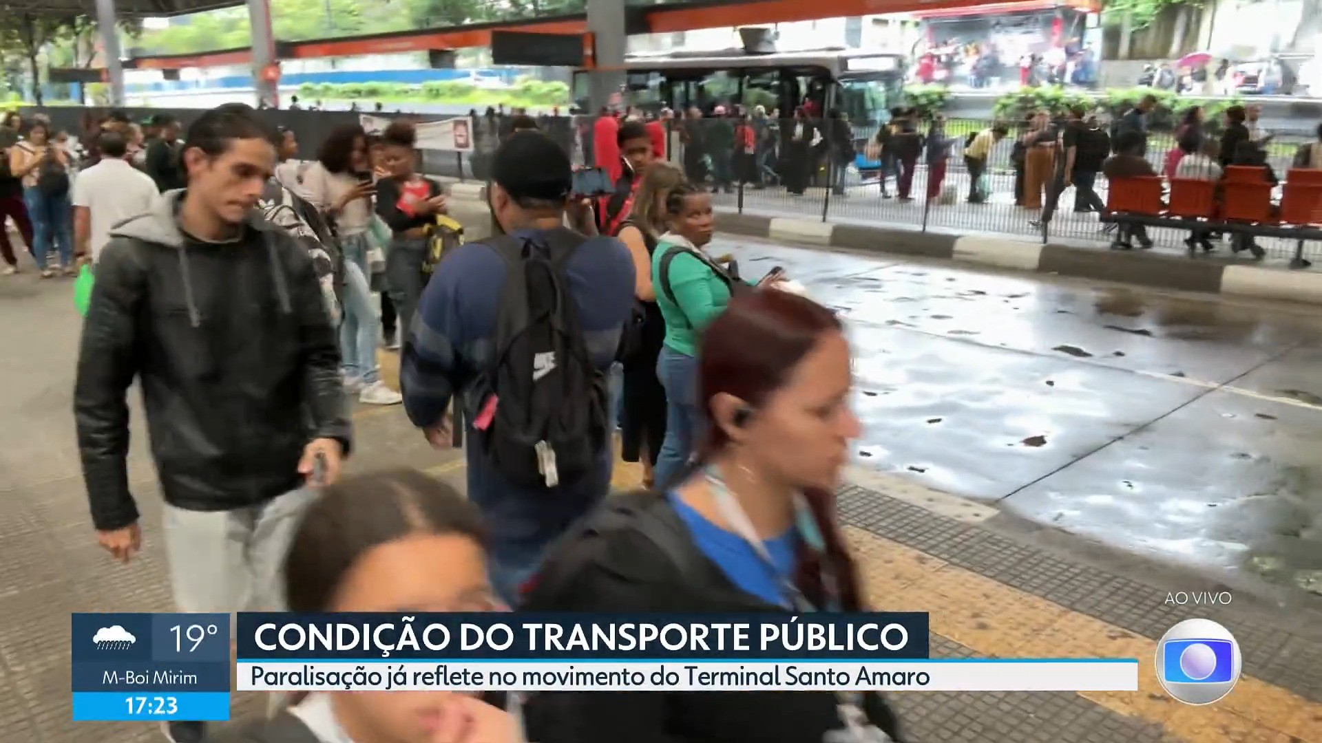 Motoristas de ônibus fazem protesto em SP