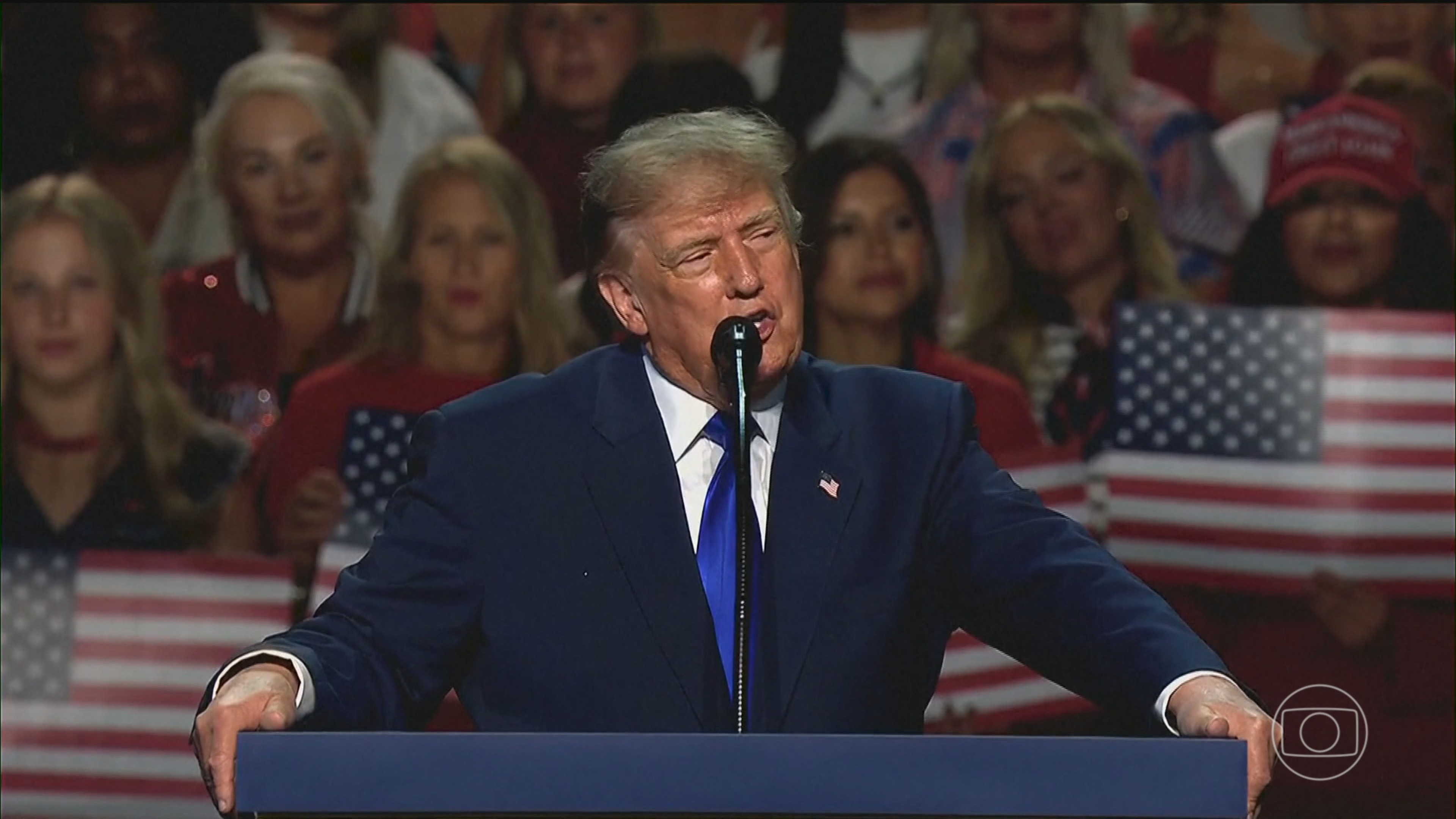 Trump promete dar US$ 5 mil a cada americano se o Partido Republicano vencer as eleições parlamentares em novembro