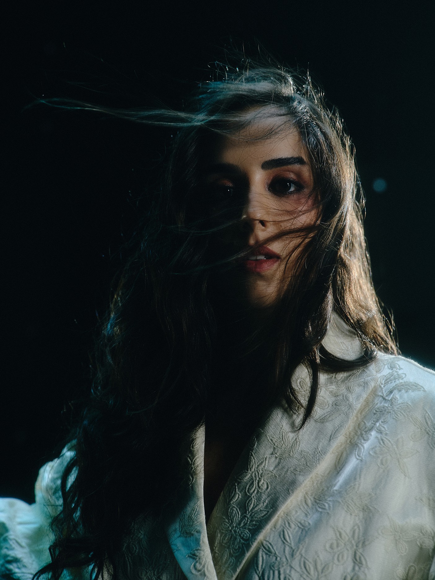 Filha do apresentador Fausto Silva, Lara lança o primeiro álbum, ‘No mundo da lua’, com parceria com Zeca Baleiro