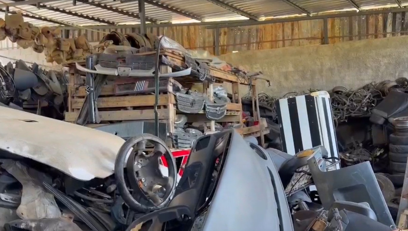 Ferros-velhos irregulares são interditados em Três Rios