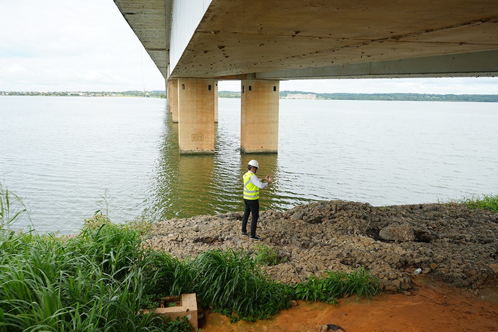 Fiscal avaliou condição da ponte entre Palmas e Luzimangues — Foto: Divulgação/TCE