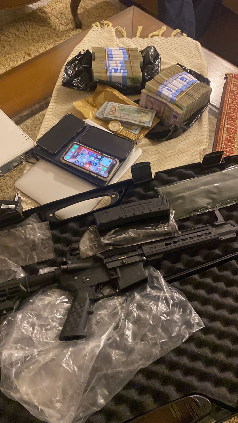 PF faz operação contra suspeitos de entregar 43 mil armas para facções brasileiras — Foto: Investigação internacional/Cooperação policial internacional