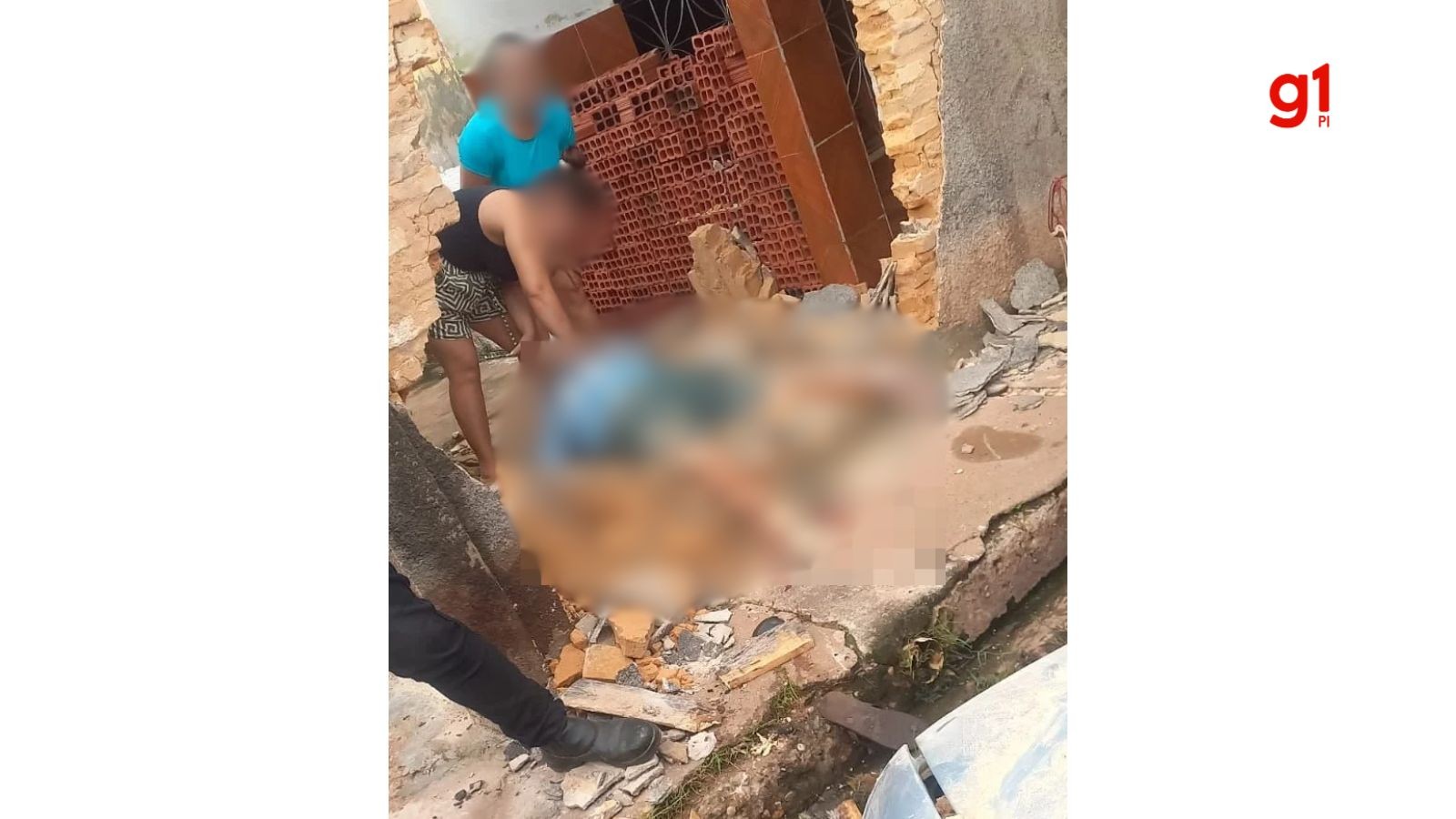 Ciclista morre após ser atropelado e prensado contra parede de casa no PI; motorista confundiu freio com acelerador