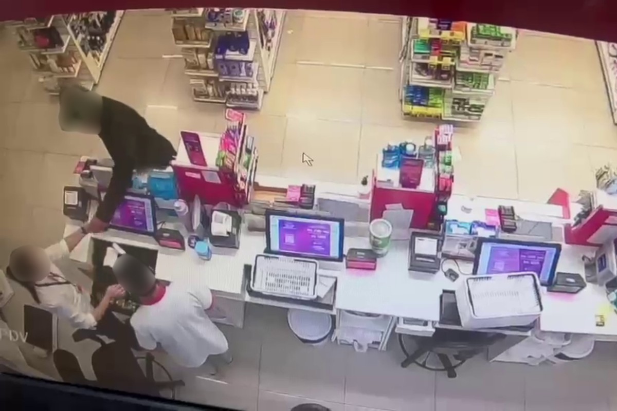 VÍDEO: homem morre em confronto com a PM após roubar farmácia em Campinas