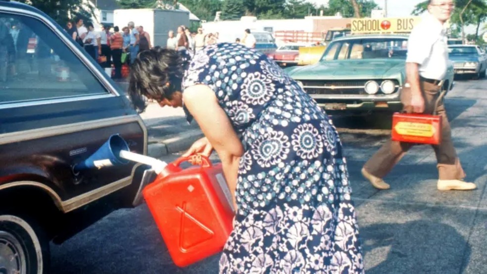 O colapso do petróleo nos anos 1970 desencadeou uma crise econômica e financeira global — Foto: James Pozarik/Liaison via Getty Images