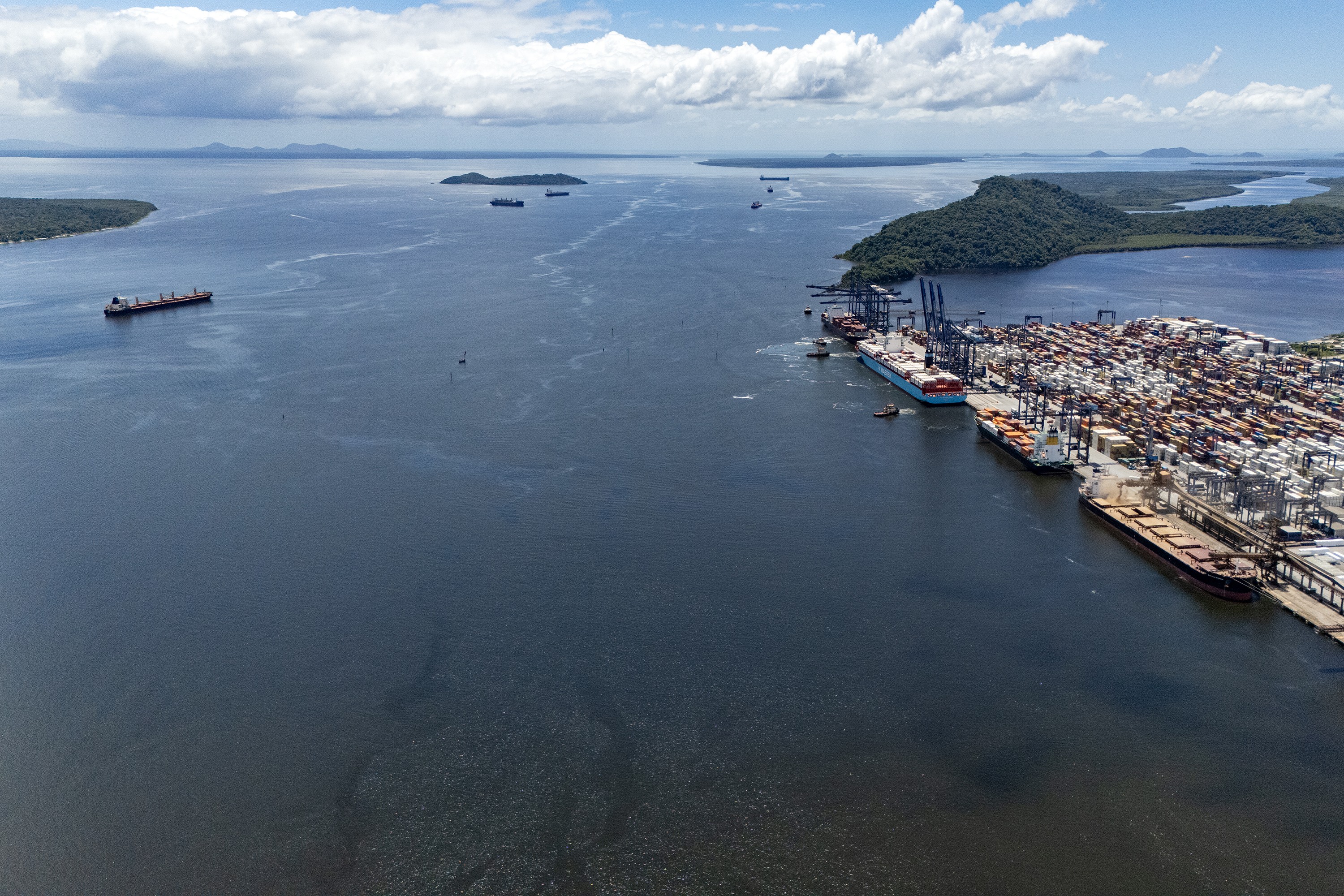 Após leilão, Porto de Paranaguá se torna o primeiro do Brasil a ter canal de acesso concedido à iniciativa privada