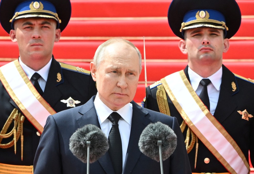 O presidente russo, Vladimir Putin, discursa a militares em Moscou, na Rússia, em 27 de junho de 2023 — Foto: Sputnik/Sergei Guneev/Pool via REUTERS